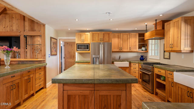 Detail Gallery Image 8 of 24 For 2591 Deer Hill Ln, Solvang,  CA 93463 - 4 Beds | 4 Baths