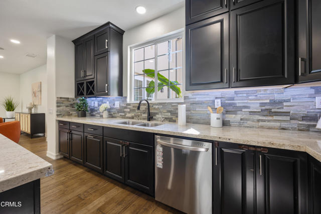 827 W Heritage Oak Court, Altadena CA: https://media.crmls.org/mediaz/44480fa8-84c2-413b-8938-f7232f00f3d1.jpg