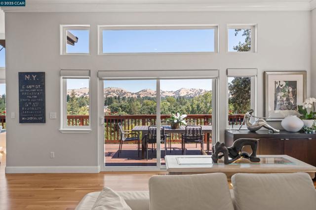 628 Sugarloaf Ct, Walnut Creek CA: https://media.crmls.org/mediaz/4448ebe9-bfae-4c87-a4e7-c3f5cb1ba668.jpg