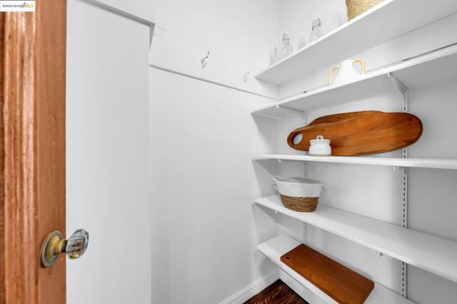 5605 Picardy Dr, Oakland CA: https://media.crmls.org/mediaz/44492aca-19f8-4014-a494-e9dafeaeba80.jpg