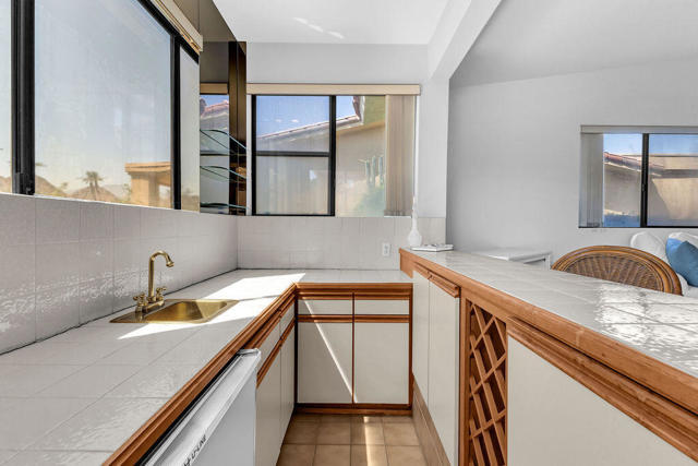 78565 Vista Del Fuente, Indian Wells CA: https://media.crmls.org/mediaz/444ab7bd-6290-4d27-9fc5-c257e767c26e.jpg