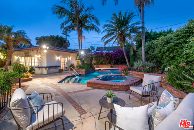 475 S Rodeo Drive, Beverly Hills CA: https://media.crmls.org/mediaz/444ba118-b760-4f7a-8f43-3d71762bb83f.jpg