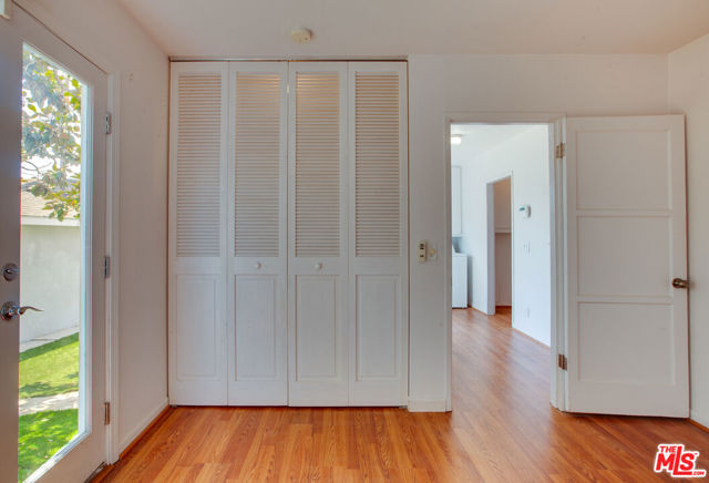 848 MARCO Place, Venice CA: https://media.crmls.org/mediaz/444bd6fe-a24a-45a3-90f1-31acab6662a9.jpg