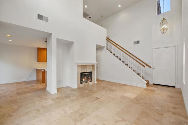 Detail Gallery Image 4 of 31 For 424 Dakota Way, Oceanside,  CA 92056 - 2 Beds | 2/1 Baths