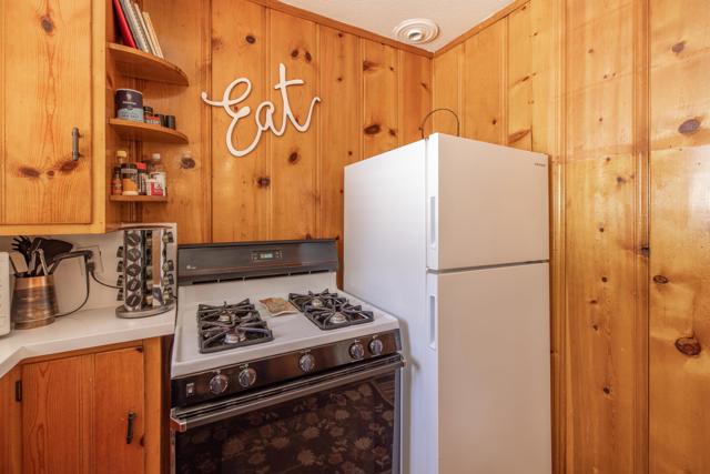013_Kitchen