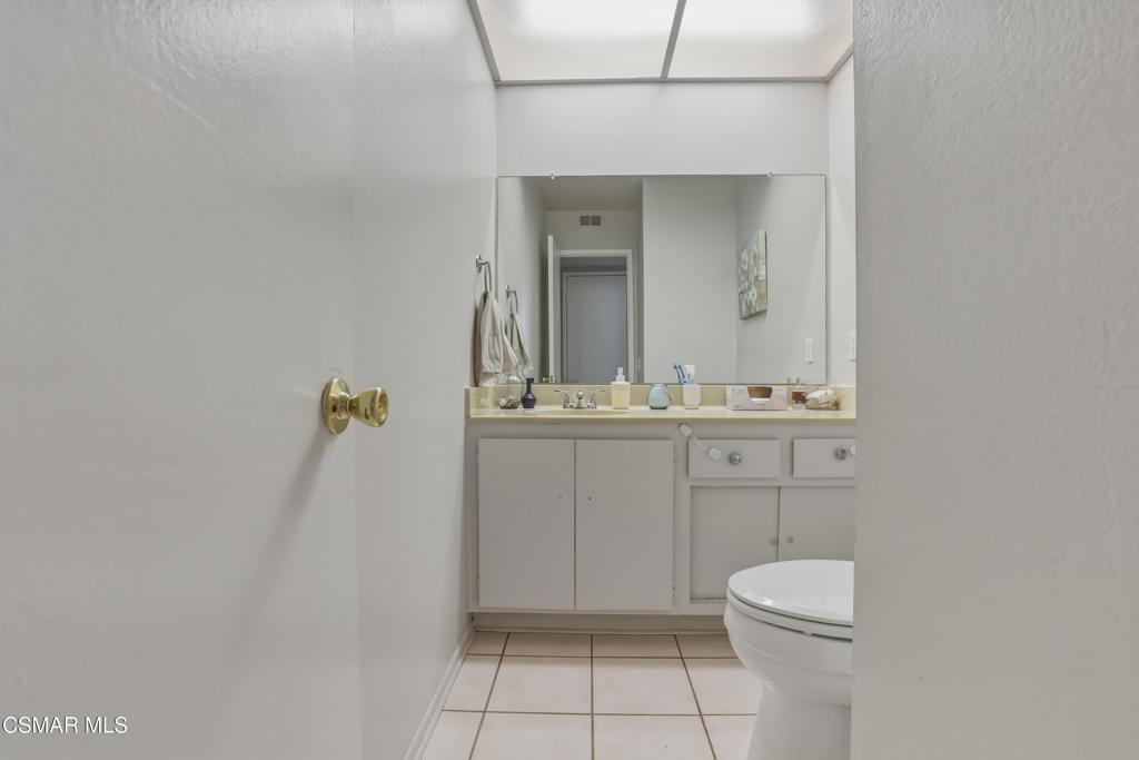 https://media.crmls.org/mediaz/444d24e6-73a4-4ad1-a3f8-eb3d8b64cbc0.jpg?preset=X-Large