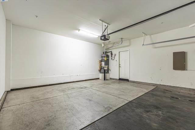 2024 Honey Church Pl, Roseville CA: https://media.crmls.org/mediaz/444d7bc6-5147-45b1-92d6-484f63524821.jpg