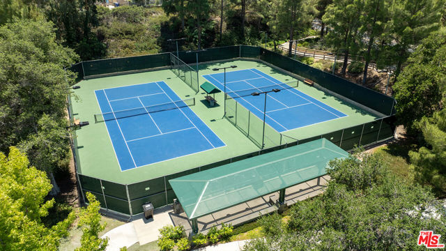 27050 Riversbridge Way, Valencia CA: https://media.crmls.org/mediaz/444d7e64-1bbf-46fe-8f6e-0714ae8007c7.jpg