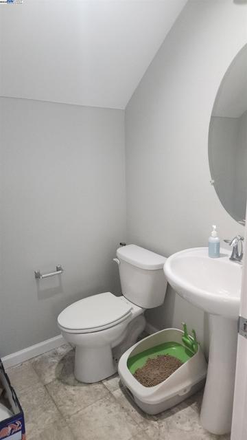 4520 Gironella Walk, Sacramento CA: https://media.crmls.org/mediaz/444dd067-b334-41da-bd58-ec48f02b068b.jpg