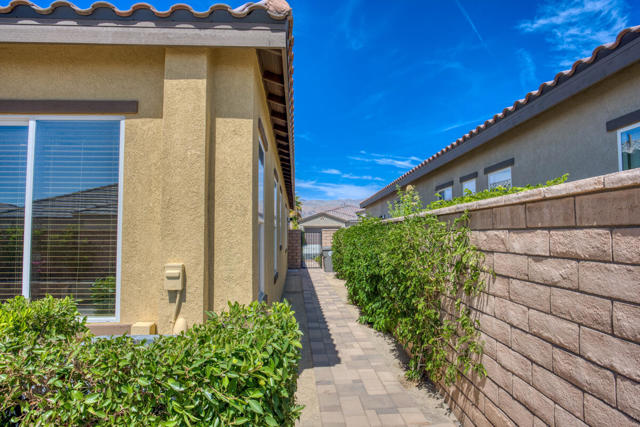 85701 Adria Drive, Indio CA: https://media.crmls.org/mediaz/444edfb1-1b6e-4aad-be85-94c538ac8645.jpg