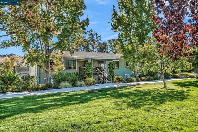 1200 Leisure Ln, Walnut Creek CA: https://media.crmls.org/mediaz/444eea5c-31da-424a-8a23-2139dcc31c18.jpg