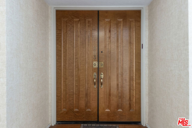 4641 Fulton Avenue, Sherman Oaks CA: https://media.crmls.org/mediaz/444f6909-5c98-4413-9932-40d0dec3fa17.jpg