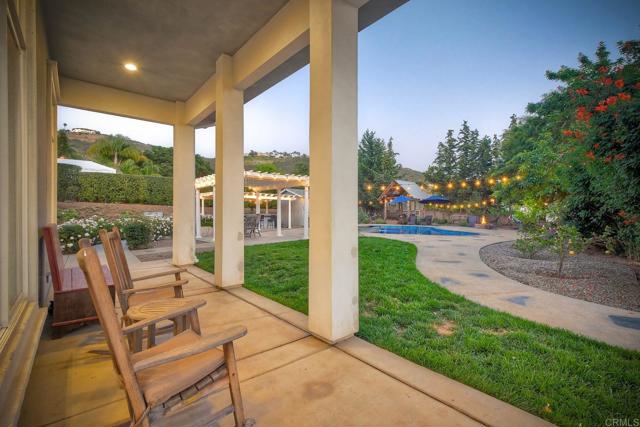 Detail Gallery Image 5 of 71 For 2507 Walinca Way, Vista,  CA 92084 - 4 Beds | 4 Baths