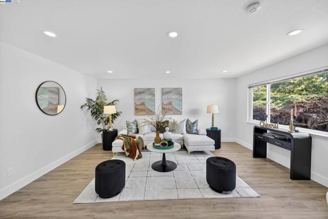 4403 Burke Way, Fremont CA: https://media.crmls.org/mediaz/444fcffb-40c7-4a4d-8a7c-a16cdaf990e1.jpg