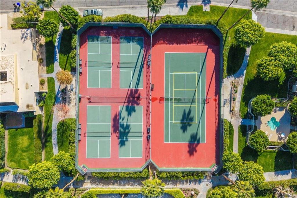 https://media.crmls.org/mediaz/44504114-1fce-4d29-8ee5-2fb0e94019f6.jpg?preset=X-Large