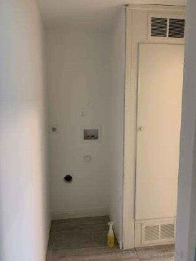 https://media.crmls.org/mediaz/4451171a-8eef-49de-b517-a681d661c539.jpg?preset=X-Large