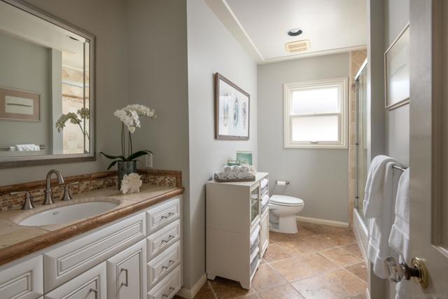 5839 Camino De La Costa, La Jolla CA: https://media.crmls.org/mediaz/445146db-c3c9-4fcb-bac8-9c49e2545cae.jpg