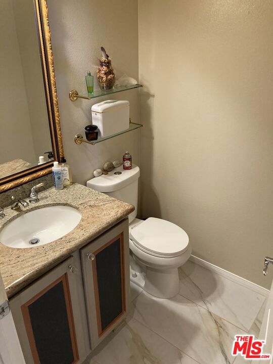 Image 31 of 44 For 935 Monarch Court