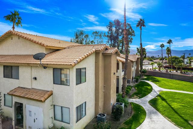 Image 30 of 35 For 78650 Avenue 42  102