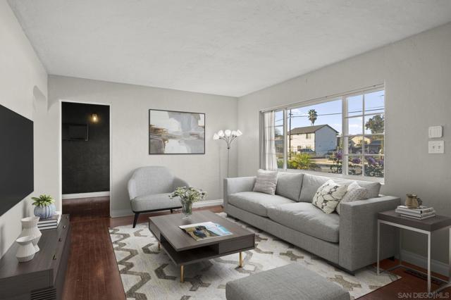 795 W Washington Ave, El Cajon CA: https://media.crmls.org/mediaz/44533474-d18d-43d1-a421-5b05df7d051a.jpg