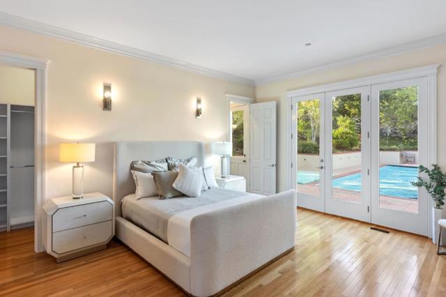 2496 Butternut Drive, Hillsborough CA: https://media.crmls.org/mediaz/445458da-899e-4512-8981-ae9d13cc701d.jpg