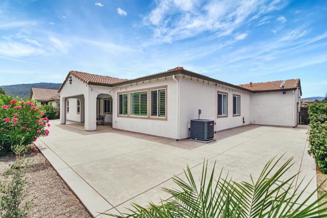 7942 Cinnamon Way, Gilroy CA: https://media.crmls.org/mediaz/44548e57-8a90-4f08-8477-c97a45935621.jpg