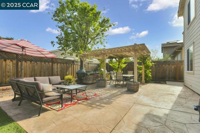 755 Boltzen St, Brentwood CA: https://media.crmls.org/mediaz/4455e286-cdd5-44f6-a0f6-7e3b002c0a37.jpg