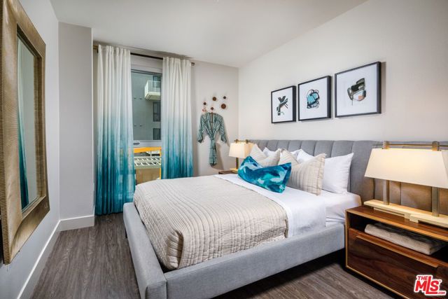 1101 N Main Street, Los Angeles CA: https://media.crmls.org/mediaz/4455eecd-c65f-4d8b-8281-3b3617198a9c.jpg