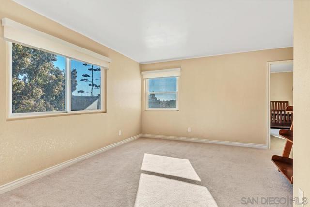 7861 Cimarron Ln, La Mesa CA: https://media.crmls.org/mediaz/4456026d-66d6-40e1-adfe-db21dfdf4976.jpg