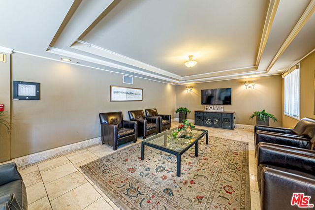 620 S Gramercy Place, Los Angeles CA: https://media.crmls.org/mediaz/44564c2e-359d-46d6-9f84-7c588abcfe7b.jpg