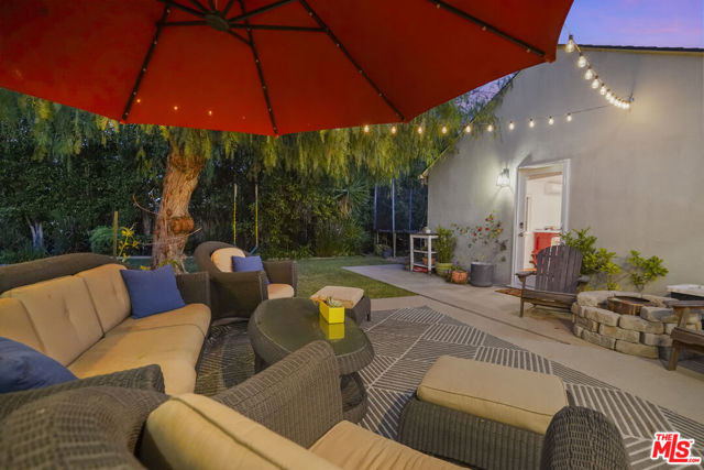 4546 Allott Avenue, Sherman Oaks CA: https://media.crmls.org/mediaz/4456a4b2-c471-403d-82b6-5eec2b6cfde6.jpg