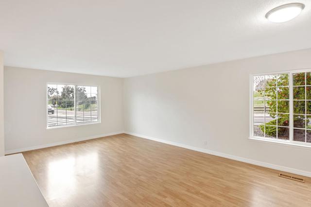 3695 Skyline Drive, Hayward CA: https://media.crmls.org/mediaz/4456b459-b527-4df0-bca3-65b936e9dfb3.jpg