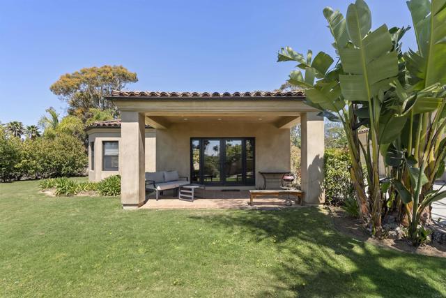 16733 Calle Hermosa, San Diego CA: https://media.crmls.org/mediaz/4456b55d-ff13-481d-8614-ab4fd86d4709.jpg