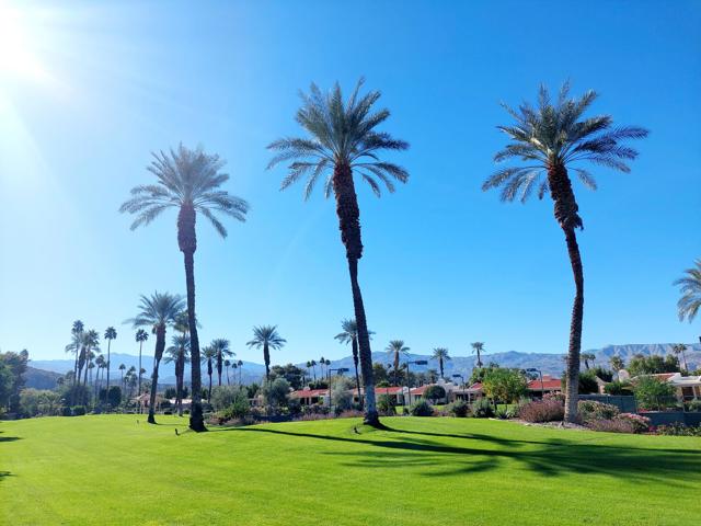 45885 Algonquin Circle, Indian Wells CA: https://media.crmls.org/mediaz/4456f042-841a-4543-bfbf-b8ee591120c0.jpg