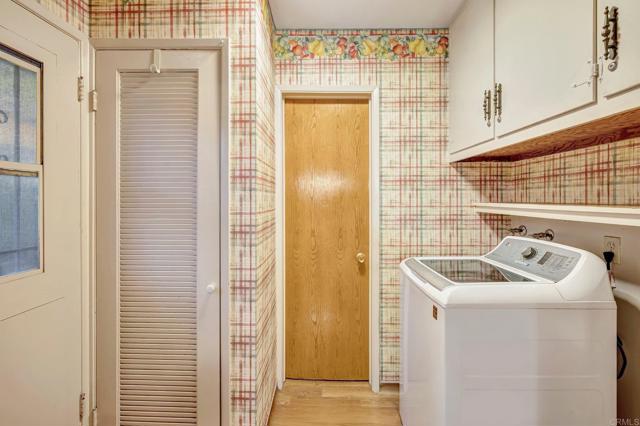 1106 Dawnridge Avenue, El Cajon CA: https://media.crmls.org/mediaz/4456f047-4dce-416d-9fb4-a0c503c80b8f.jpg