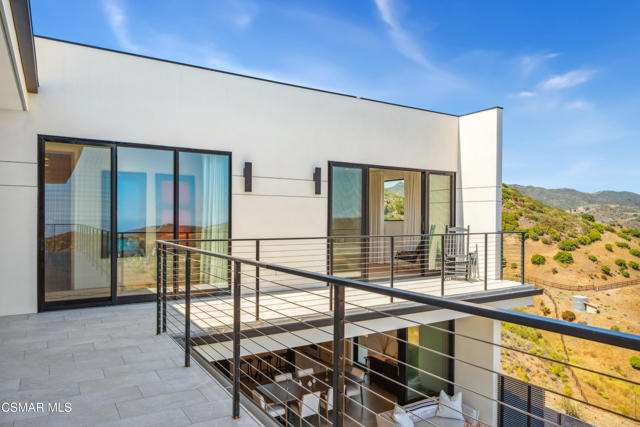 33433 Decker School Road, Malibu CA: https://media.crmls.org/mediaz/44576a05-4fc0-4eb7-bd93-0c2d992066f2.jpg