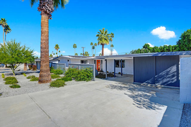 45468 Panorama Drive, Palm Desert CA: https://media.crmls.org/mediaz/44576e2b-ac2f-45c5-8c6a-6eaec6443f20.jpg