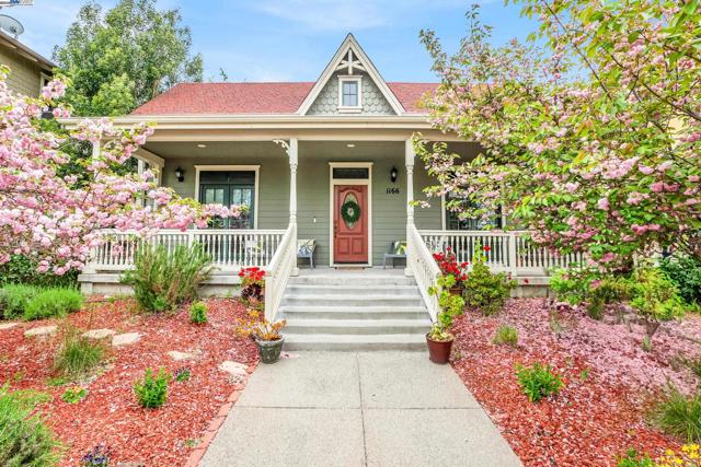 1166 Taraya Terrace, Hercules CA: https://media.crmls.org/mediaz/445803a8-3264-42eb-b428-7cd5f0aae17d.jpg