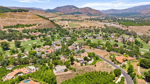 32676 Taspa Ct, Pauma Valley CA: https://media.crmls.org/mediaz/4458296a-08e9-42c3-ac12-e18df5a6c9a9.jpg