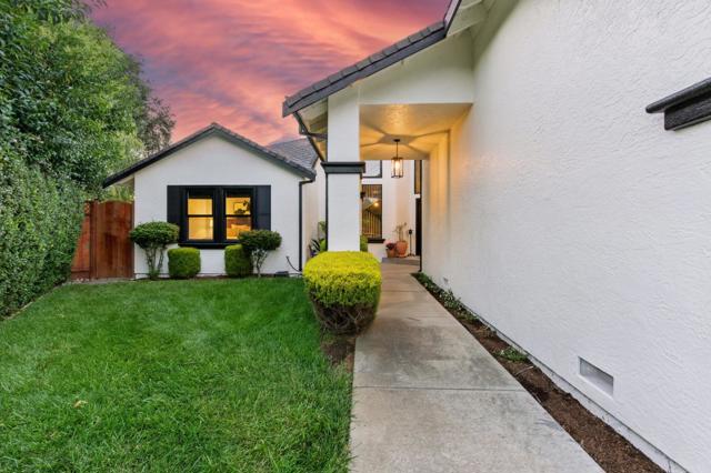735 Georgetown Place, Gilroy CA: https://media.crmls.org/mediaz/4458cd05-2a07-4232-bcf7-da47e97e6a25.jpg