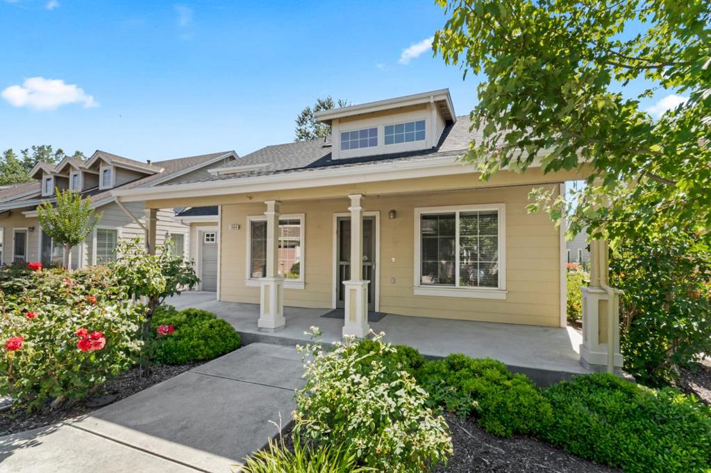 1544 Rosette Way