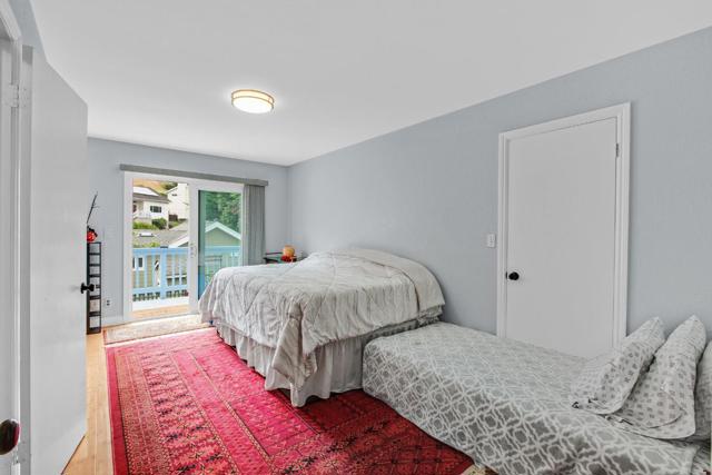 419 Harvey Way, Pacifica CA: https://media.crmls.org/mediaz/445b8991-fffe-4a99-8ab8-b35b6e29356b.jpg
