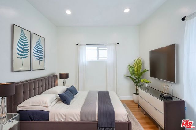 6110 N De Longpre Avenue, Los Angeles CA: https://media.crmls.org/mediaz/445b9de8-1b1e-48a0-a3eb-3e5912a46c93.jpg