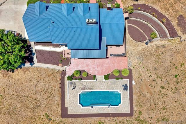 2511 Via Rancheros, Fallbrook CA: https://media.crmls.org/mediaz/445baad6-2668-4109-b79c-6a53316cc28b.jpg