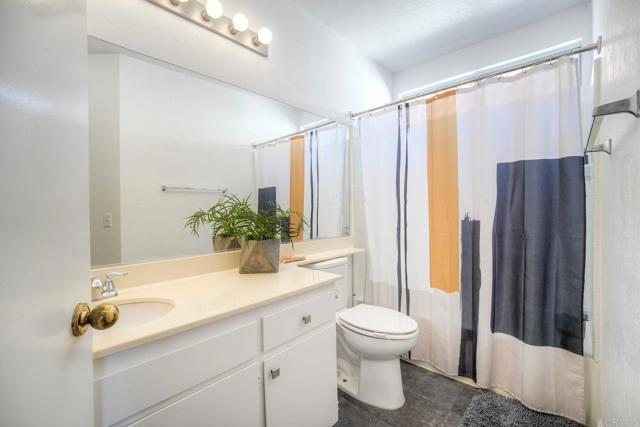 Detail Gallery Image 21 of 39 For 1477 Genoa Dr, Vista,  CA 92081 - 3 Beds | 2/1 Baths