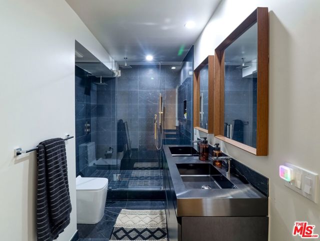 6601 E Seaside Walk, Long Beach CA: https://media.crmls.org/mediaz/445be57e-2c3f-40a2-bbd9-602fbc131094.jpg
