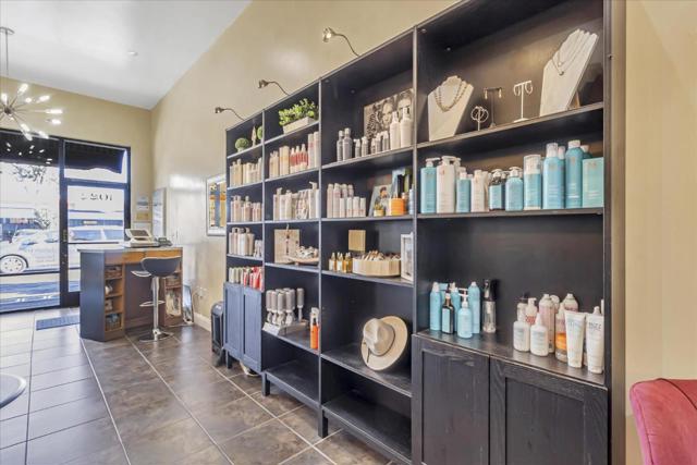 1022 1022 6th Avenue, Belmont CA: https://media.crmls.org/mediaz/445c2897-9962-4df5-8809-115817e5370d.jpg