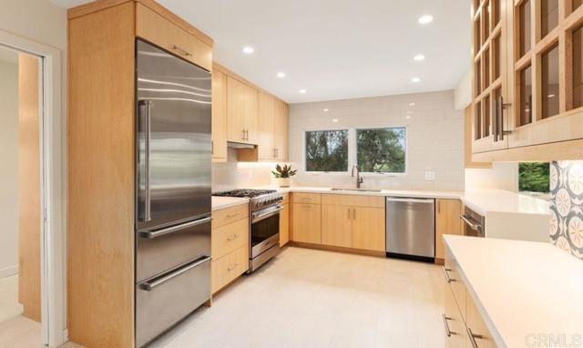 5125 El Secreto, Rancho Santa Fe CA: https://media.crmls.org/mediaz/445c3d69-8bfd-4871-9375-cc7e4d5d6948.jpg