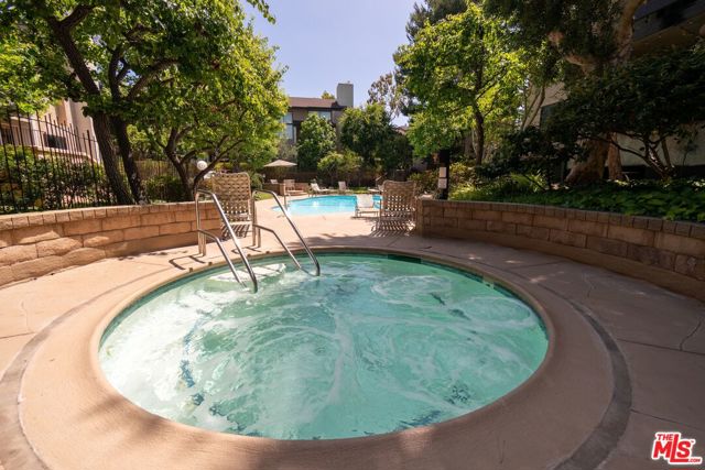 8110 Manitoba Street, Playa del Rey CA: https://media.crmls.org/mediaz/445cab77-0101-4dc9-92fd-498c6f76dc84.jpg