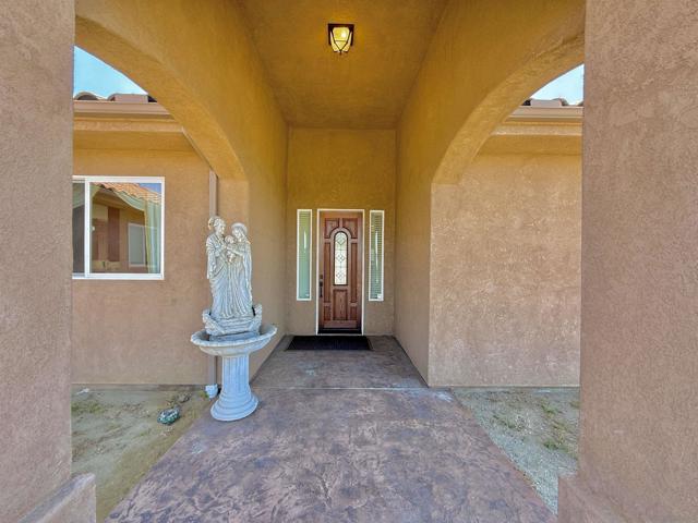 9189 Vista Entrada, Lakeside CA: https://media.crmls.org/mediaz/445d1af0-fe78-40ac-987f-6129249c5cc3.jpg